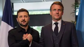 Макрон призвал европейские страны задуматься о будущем диалоге с Россией