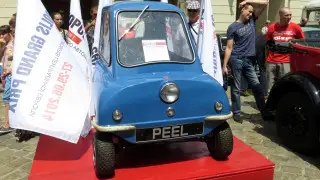 Как выглядит самый маленький серийный автомобиль в мире и для чего он был нужен