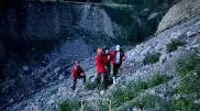 Застряли у обрыва - спасатели эвакуировали подростков с Шымбулака