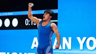 Рекорд Азии установил казахстанский спортсмен на чемпионате по тяжелой атлетике