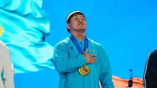 Еще три золота забрал Казахстан на чемпионате по тяжелой атлетике