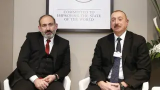 Алиев и Пашинян начали переговоры в Абу-Даби