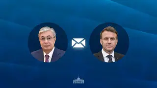 Токаев поздравил Макрона с Днем взятия Бастилии
