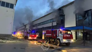 В Астане тушат пожар по повышенному рангу