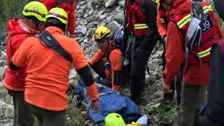 Подросток сорвался с 15-метрового обрыва в горах Алматы