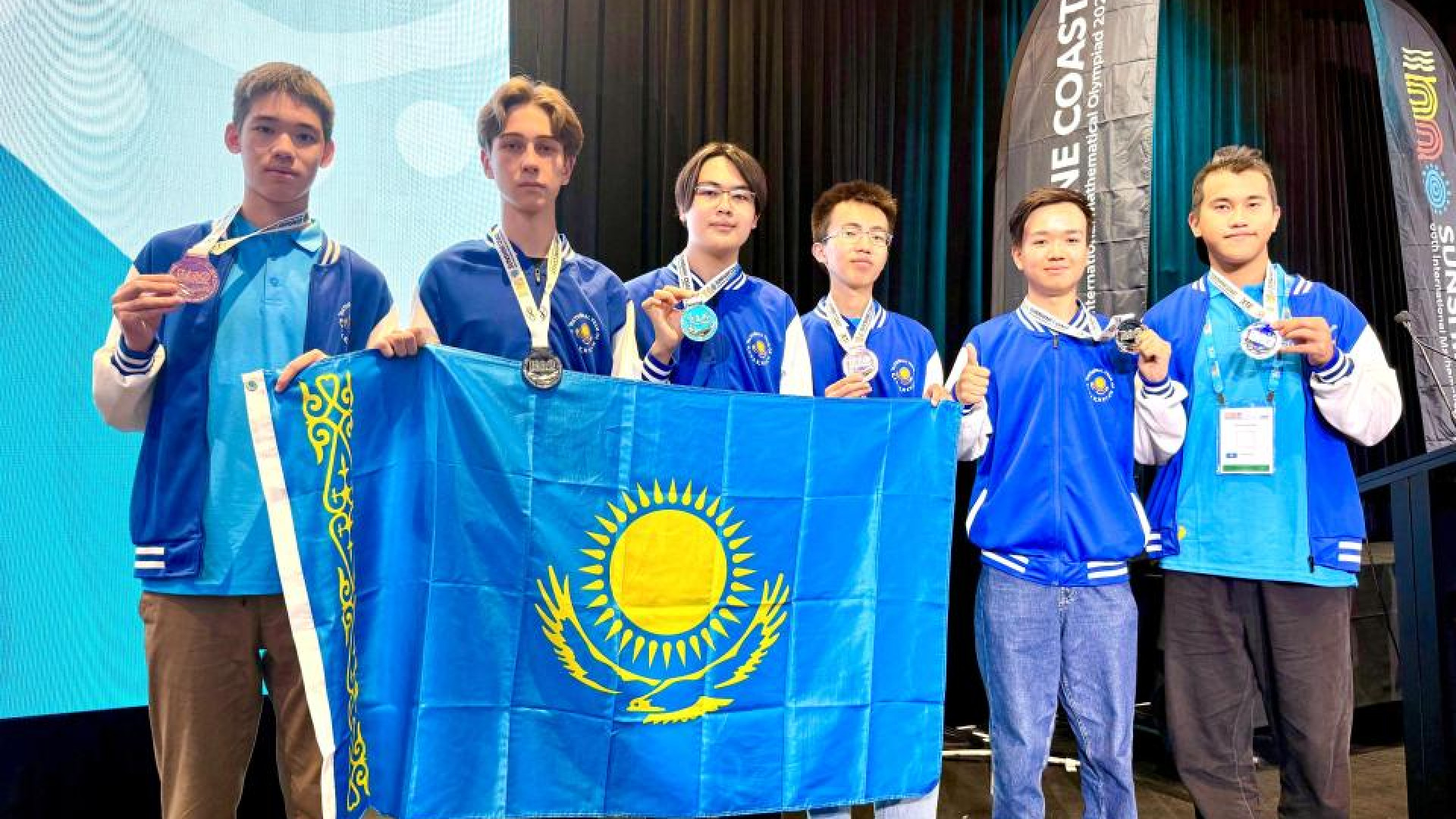 Казахстанские школьники завоевали шесть медалей на престижной олимпиаде по математике в Австралии