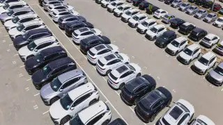 Какие авто меньше всего теряют в цене за год, рассказали аналитики