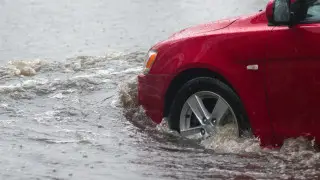 Астану ждет неделя дождей: как защитить авто от гидроудара