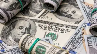 Курс доллара упал почти на 4 тенге