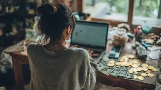 Обманула на миллионы: в Жезказгане раскрыли аферу с криптовалютой