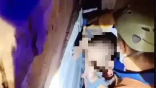 В Жамбылской области спасли ребёнка, застрявшего между бетонными плитами