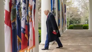 Трамп отбивается от вопросов про Эпштейна и переводит внимание на Билла Клинтона