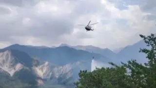 Пожар в Аксайском ущелье: к тушению подключили вертолёт Ми-8