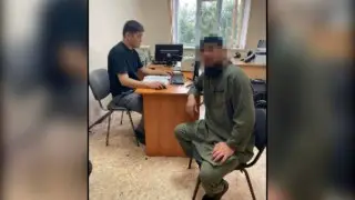 Приставал к девушке в мечети: жителя Актобе арестовали