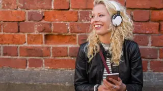 Музыка по паспорту: Spotify теперь спрашивает возраст в Великобритании