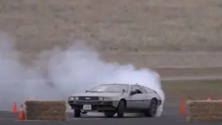 Дистанционный дрифт: DeLorean заставили “крутиться“ в экстремальных условиях