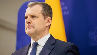 Уехал за мёдом: премьер Литвы подал в отставку после скандала