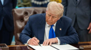 Трамп подписал указ о пошлинах в отношении Казахстана