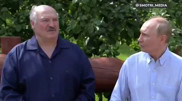 Захватят - вернут. Путин поправил Лукашенко в разговоре на лавочке
