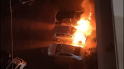 В Алматы загорелись автомобили во дворе ЖК: очевидцы заявили о поджоге