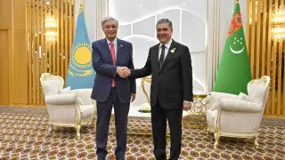 Касым-Жомарт Токаев и Гурбангулы Бердымухамедов провели краткую беседу