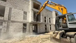 Мужчина накричал на депутата Базарбека и угрожал ему самоподжогом