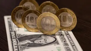 Курс доллара упал на 4 тенге
