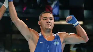 2 нокдауна и нокаут: бой казахстанца за финал ЧА завершился досрочно