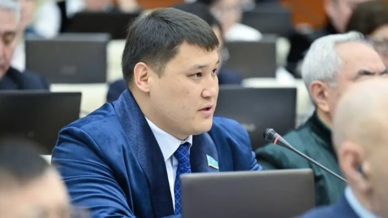 Фото с сайта parlam.kz