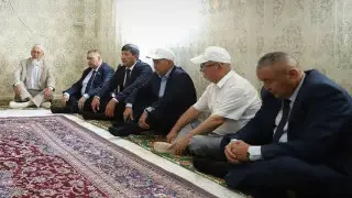 Утонул, спасая троих: семье погибшего в пригороде Актау героя подарили квартиру