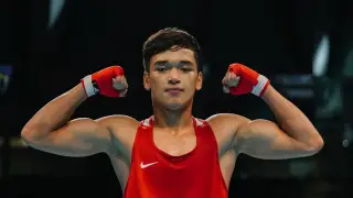 Казахстанец нокаутировал соперника в битве за финал чемпионата Азии