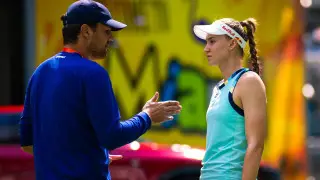 “Он и Елена близки“: скандальный тренер Рыбакиной вернется к работе