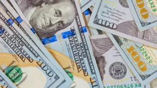 Курс доллара снизился в Казахстане