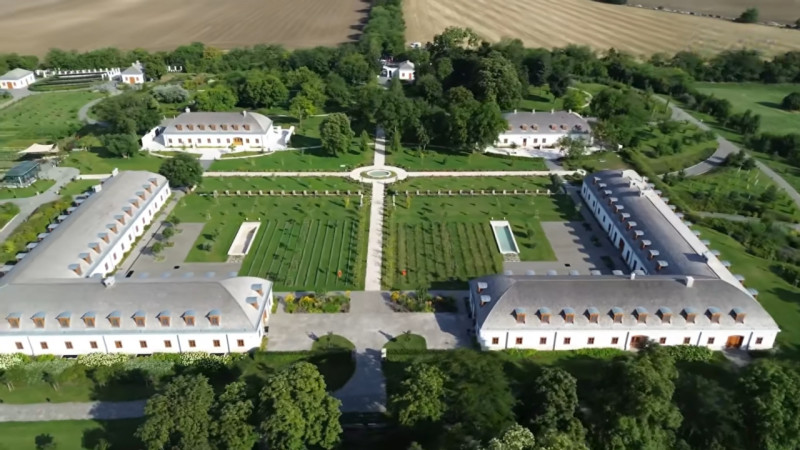 Кадр из видео