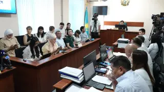 “Как будто что-то взорвалось“ - свидетели дают показания по делу о покушении на Берденова