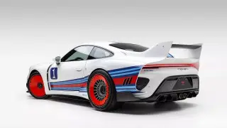 Porsche в стиле Martini: уникальный ретро-спорткар показали в Калифорнии