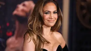 В футбольном клубе раскритиковали газон стадиона после концерта Джей Ло