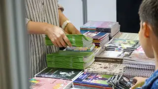 Сколько стоит собрать школьника в Астане: цены на форму, тетради и канцтовары