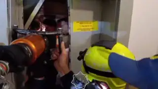 7 человек застряли в лифте Петропавловска: пожилой женщине не хватало кислорода