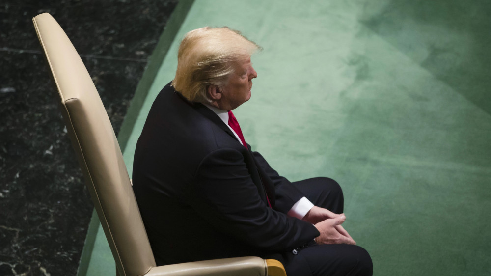 Фотография руки Трампа подогрела слухи о его болезни
