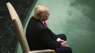 Фотография руки Трампа подогрела слухи о его болезни