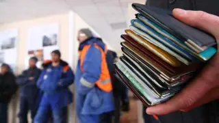 Сколько иностранцев официально работает в Казахстане и кто они