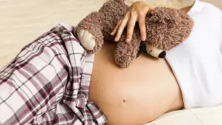 Изнасилованная мужем депутата девочка снова беременна на юге Казахстана