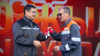 Автомобили и новый спортзал для сотрудников: как в ERG отпраздновали День шахтёра