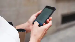 Жительница Шымкента лишилась 25 миллионов тенге, связавшись с интернет-аферистами