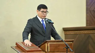 Новый депутат дал клятву в Мажилисе