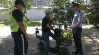 Электровелосипеды на регистрацию: новая проблема заполонила казахстанские дороги