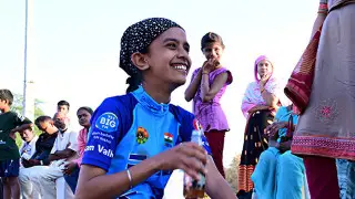 Девушка из Индии установила невероятный рекорд Гиннесса на шпагате