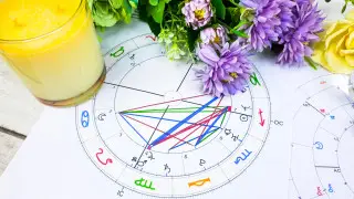 Гороскоп на сегодня: кто получит шанс разбогатеть, а кому придётся экономить