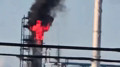 Пожар произошёл на нефтеперерабатывающем заводе в Актау: видео